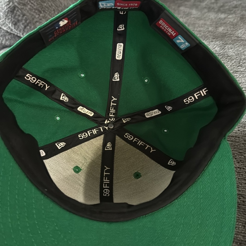 Boston Red Sox Fitted Baseball Cap - Picture 4 of 5